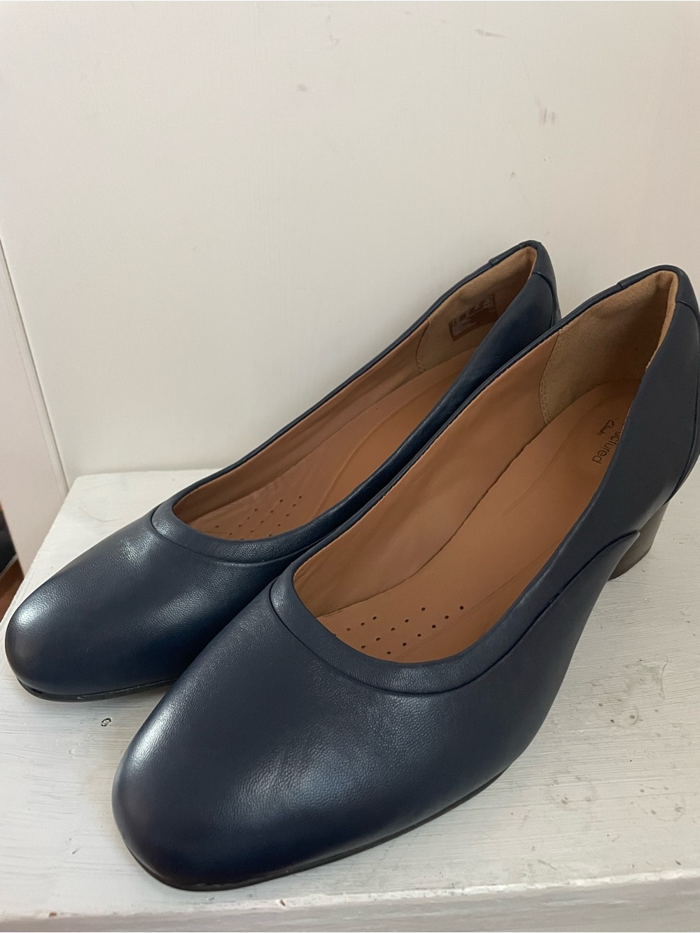 Clark’s Unstructured Classic Navy Leather Women’s Pump Size 9